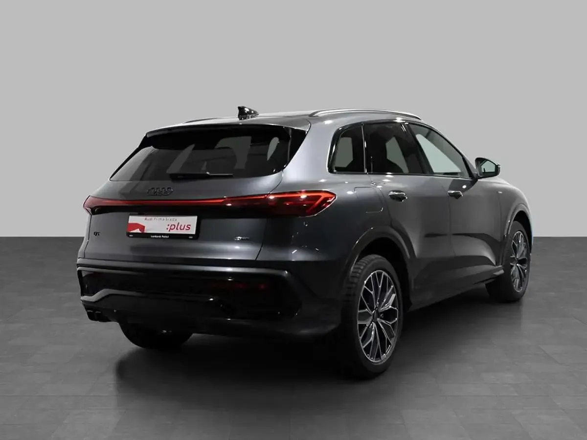Nuova Audi Q5 Business 204 CV (150 kW) 2026 Grigio daytona perlato SUV