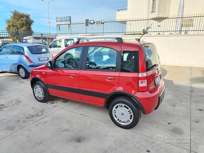 Usata Fiat Panda 69 CV (50 kW) 2011 Rosso Utilitaria