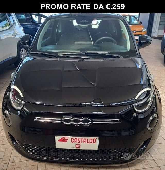 Usata Fiat 500e 69 kW (95 CV) 2024 Nero Berlina