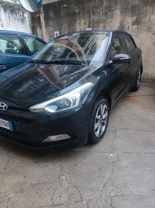Usata Hyundai i20 78 CV (57 kW) 2016 Nero Utilitaria
