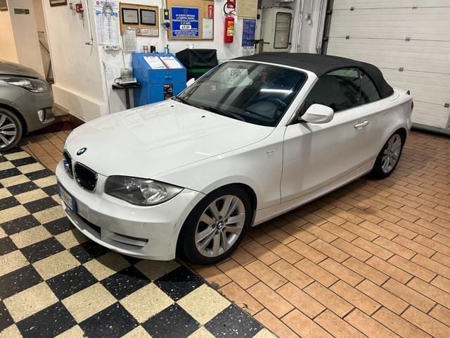 Usata BMW 118 Cabriolet 143 CV (105 kW) 2011 Bianco Cabrio