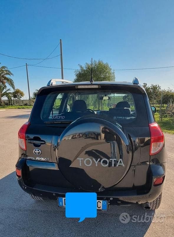 Usata Toyota RAV4 136 CV (100 kW) 2007 Nero SUV