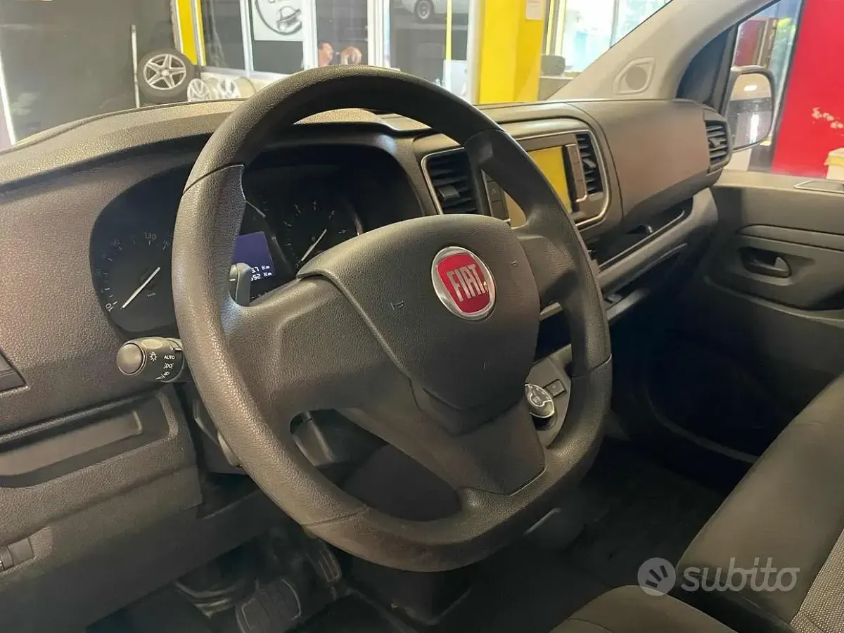 Usata Fiat Scudo Lounge 144 CV (105 kW) 2023 Bianco Furgone