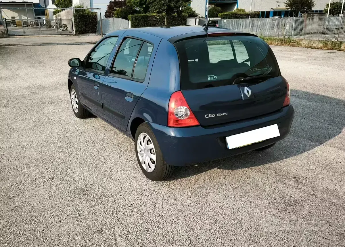 Usata Renault Clio 75 CV (55 kW) 2008 Bluazzurro Utilitaria