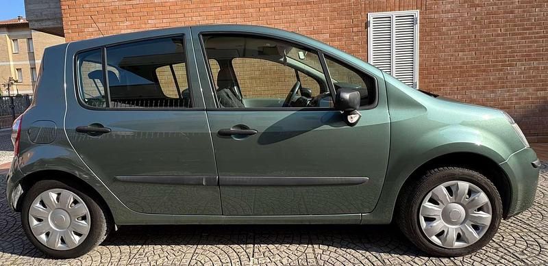 Usata Renault Modus 75 CV (55 kW) 2007 Verde Monovolume