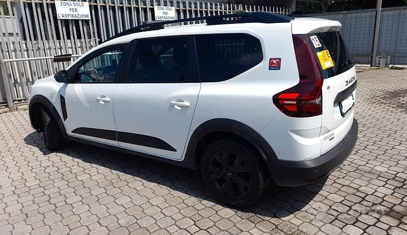 Usata Dacia Jogger 110 CV (80 kW) 2023 Bianco Monovolume