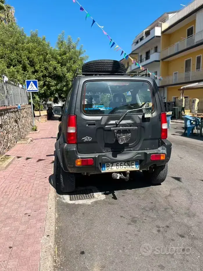 Usata Suzuki Jimny 82 CV (60 kW) 2002 Nero SUV