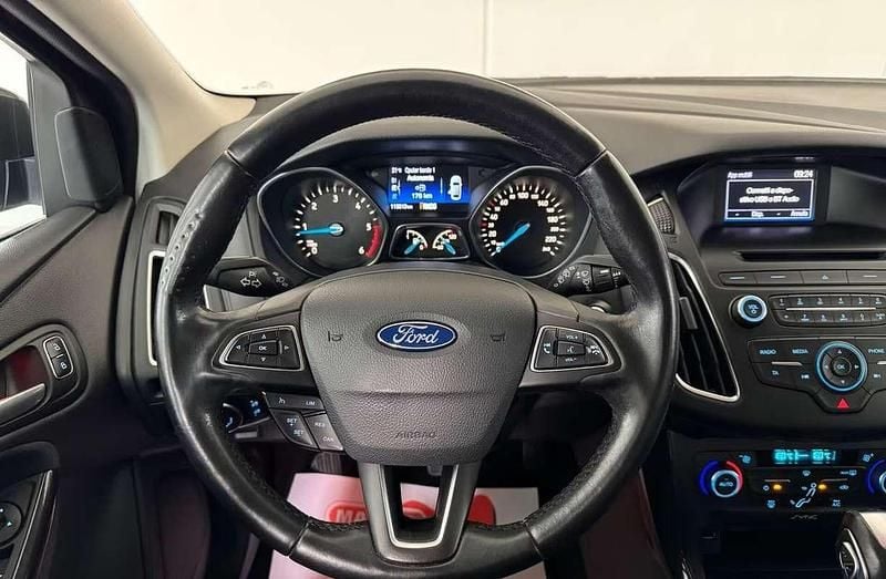 Begagnad Ford Focus Titanium 120 HK (88 kW) 2016 Grå Kombi