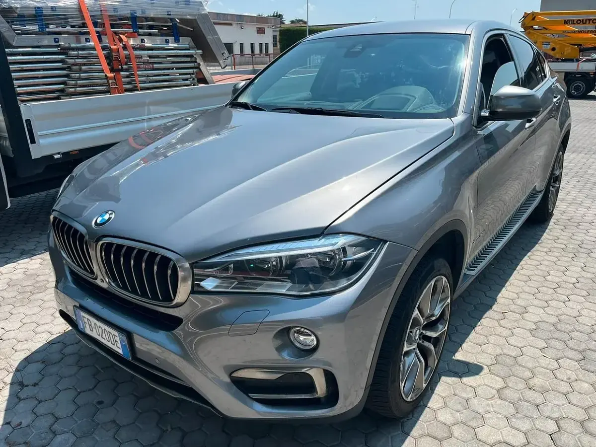 Usata BMW X6 Efficient Dynamics 258 CV (189 kW) 2015 Grigio SUV
