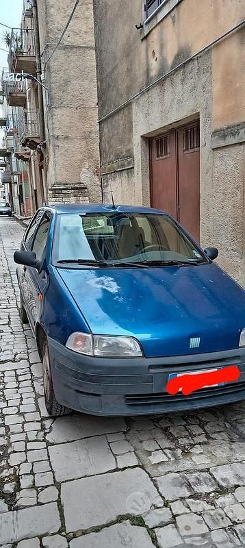 Usata Fiat Punto 60 CV (44 kW) 1999 Berlina