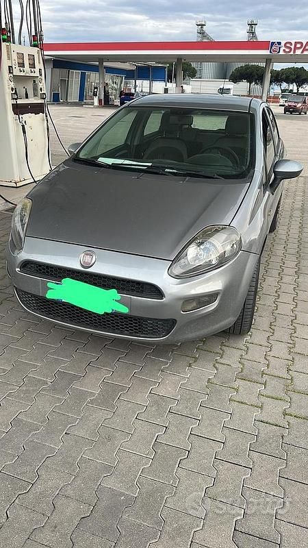 Usata Fiat Punto 77 CV (56 kW) 2012 Grigio Utilitaria