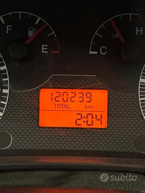 Usata Fiat Grande Punto Dynamic 65 CV (47 kW) 2006 Nero Utilitaria