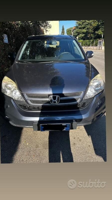 Grigio Usata 2010 Honda CR-V SUV | 7900 € (Buon prezzo) - Immagine 1/4