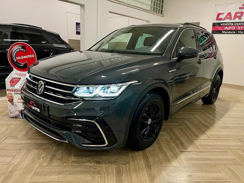 Usata VW Tiguan R-line 150 CV (110 kW) 2021 Grigio SUV