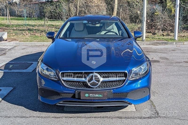 Usata Mercedes E350 Business 299 CV (219 kW) 2019 Blu Coupé