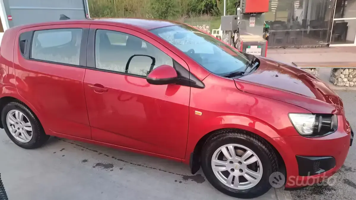 Usata Chevrolet Aveo LTZ 86 CV (63 kW) 2011 Rosso Utilitaria