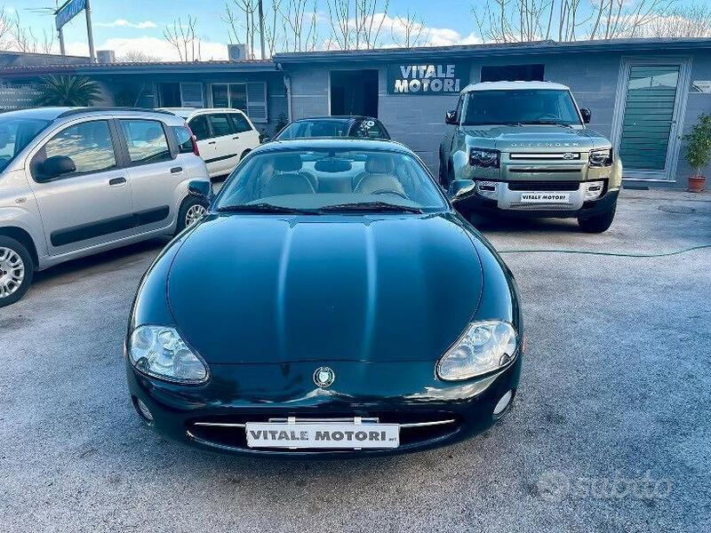 Usato 2001 Jaguar XK8 4.0 Benzin 284 CV (13.900 €)