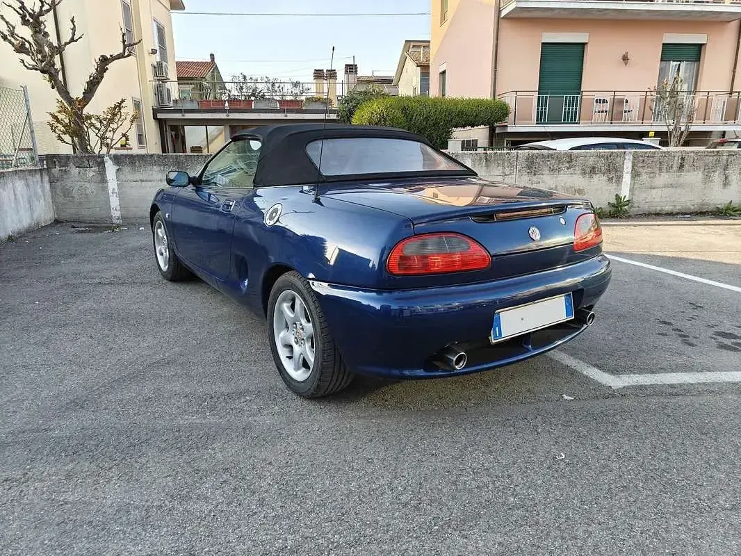 Usata MG F 120 CV (88 kW) 1999 Blu Cabrio