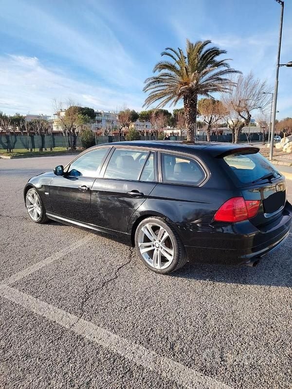 Usata BMW 318 2009 Nero Station wagon