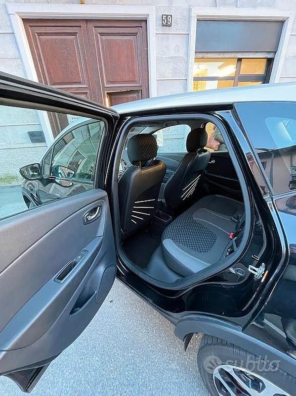 Usata Renault Captur 90 CV (66 kW) 2019 Nero SUV