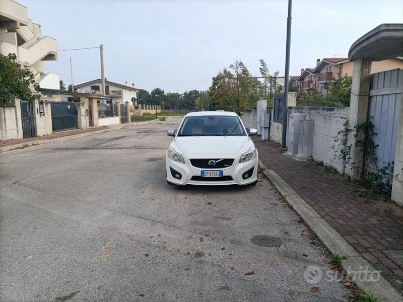 Usata Volvo C30 R-Design 109 CV (80 kW) 2013 Utilitaria