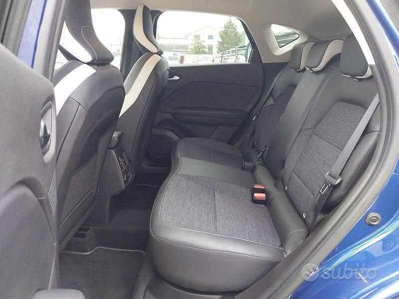 Usata Renault Captur Techno 143 CV (105 kW) 2023 Blu SUV