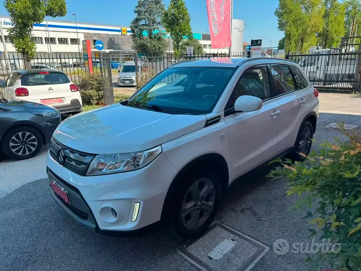Usata Suzuki Vitara 120 CV (88 kW) 2017 Bianco SUV