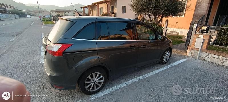 Usata Ford C-MAX 120 CV (88 kW) 2016 Grigio Monovolume