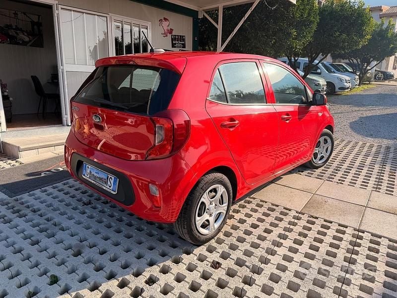 Usata Kia Picanto Style 65 CV (47 kW) 2021 Rosso Utilitaria