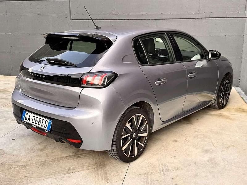 Usata Peugeot 208 Allure 101 CV (74 kW) 2020 Argento Utilitaria