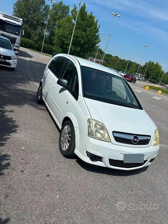 Usata Opel Meriva 90 CV (66 kW) 2009 Bianco Monovolume