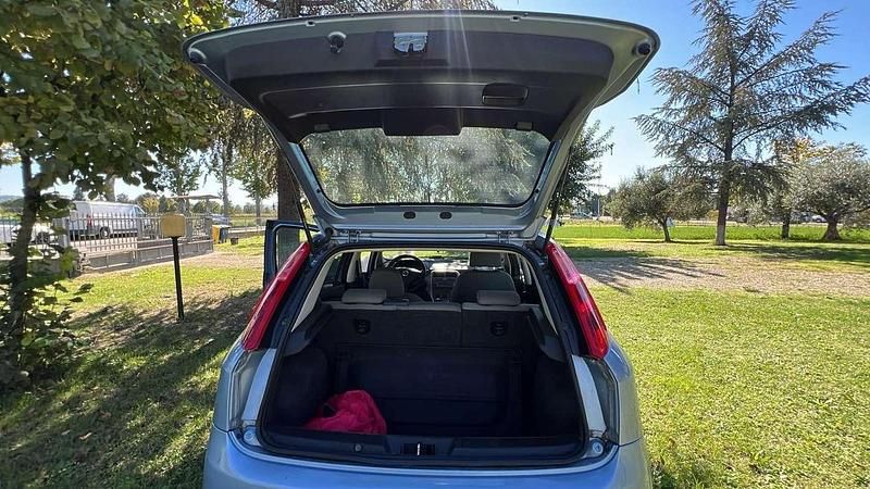 Usata Fiat Grande Punto Dynamic 95 CV (69 kW) 2006 Utilitaria