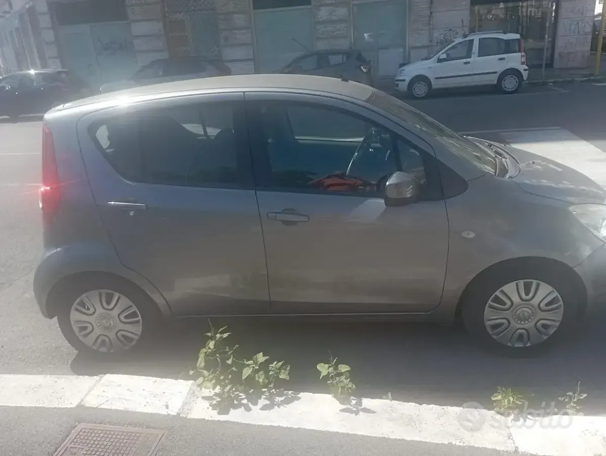 Usata Opel Agila 68 CV (50 kW) 2011 Grigio Utilitaria