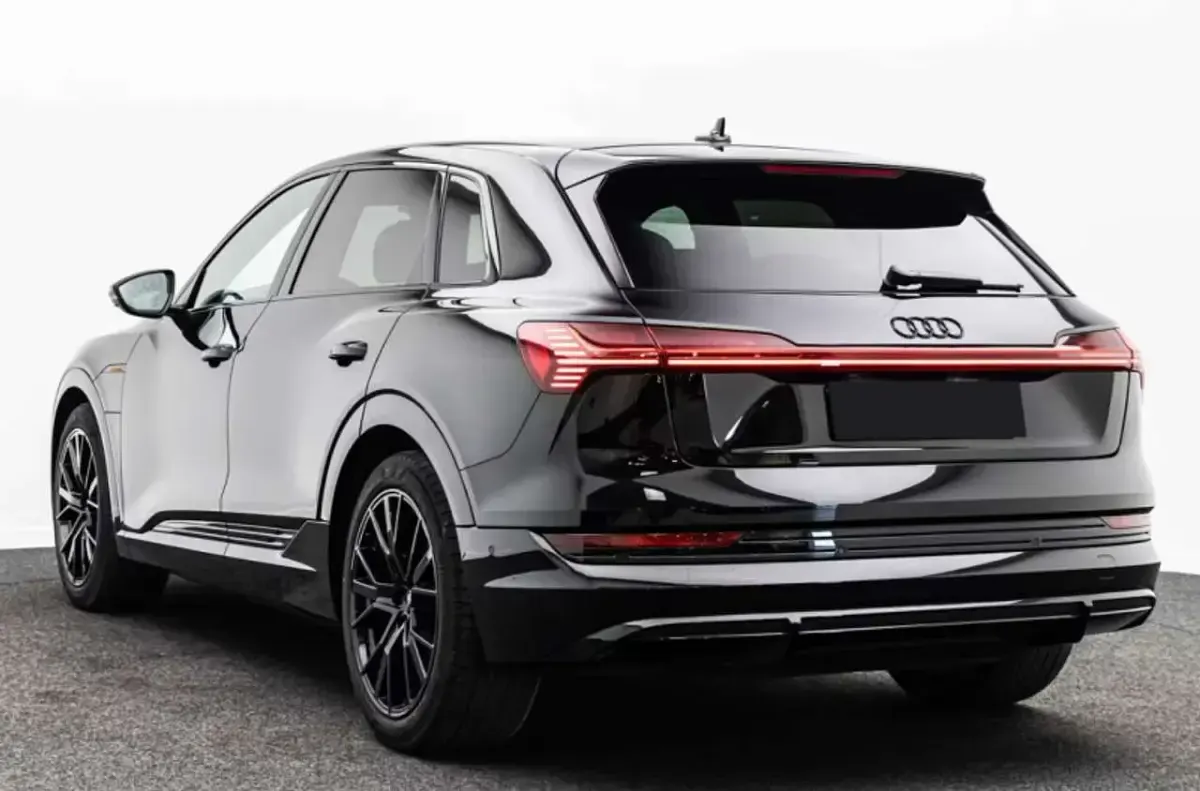 Usata Audi e-tron S-Line 158 kW (215 CV) 2023 Nero SUV