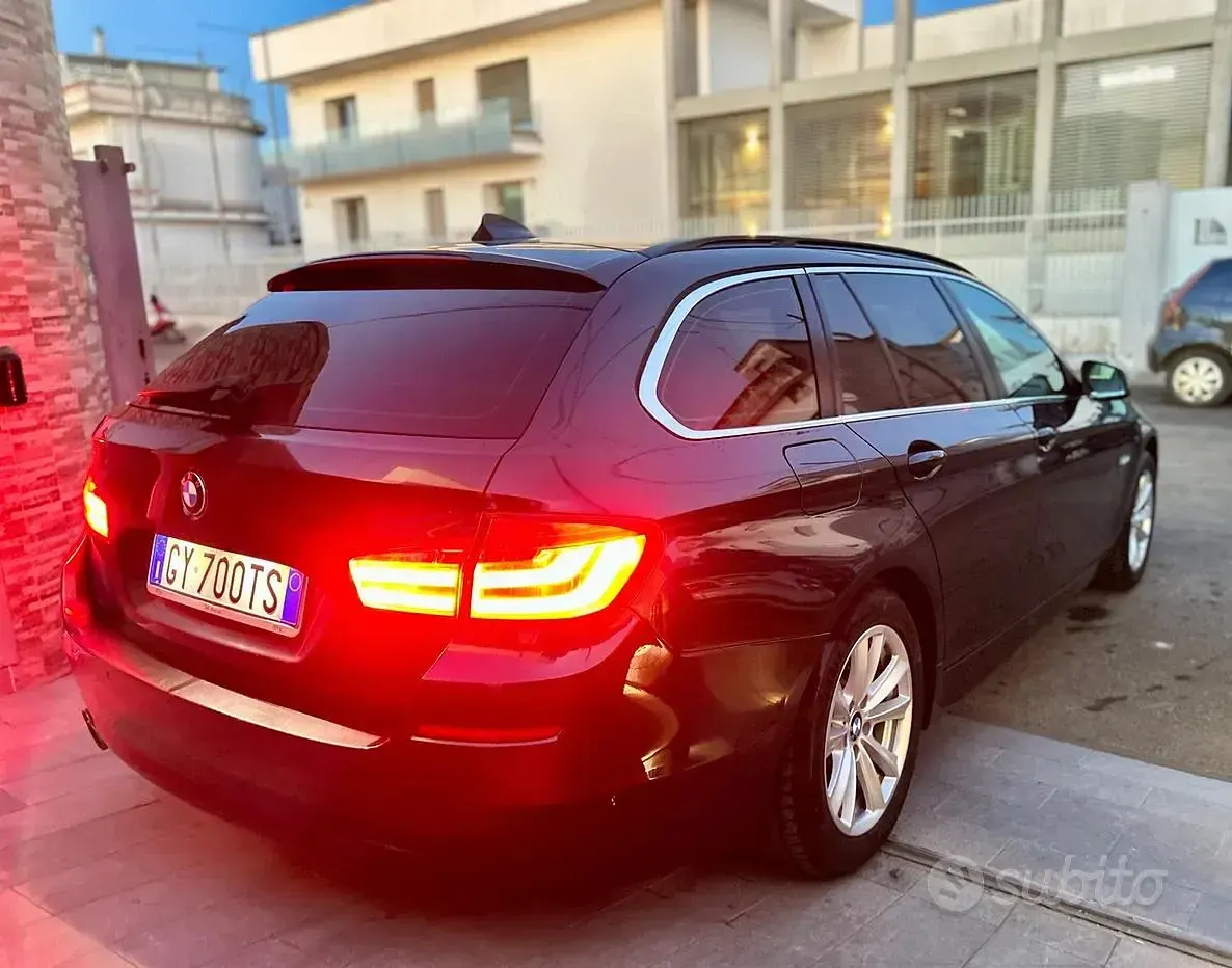 Usata BMW 520 Luxury Line 184 CV (135 kW) 2011 Grigio Station wagon