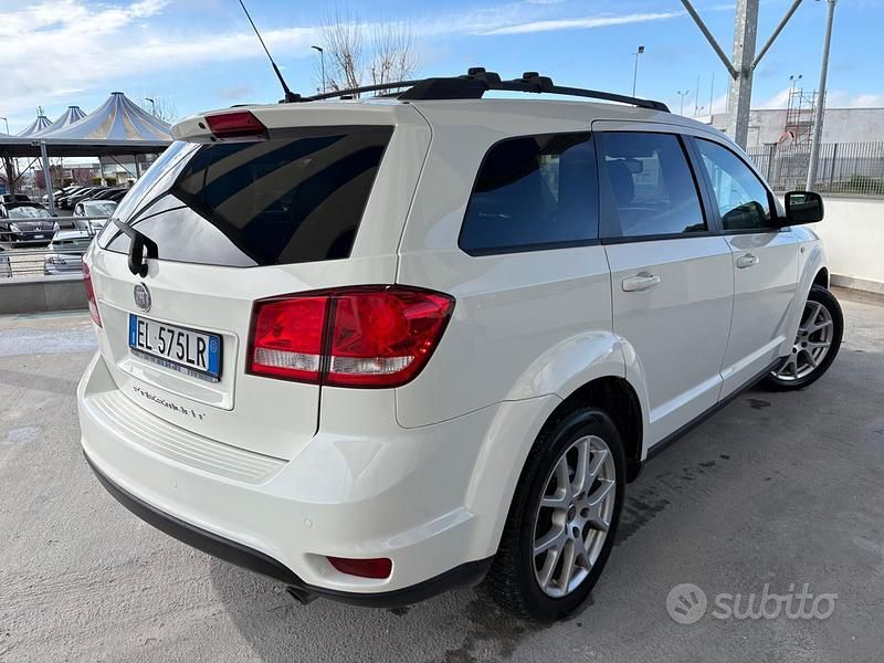 Usata Fiat Freemont Lounge 140 CV (102 kW) 2012 Bianco SUV