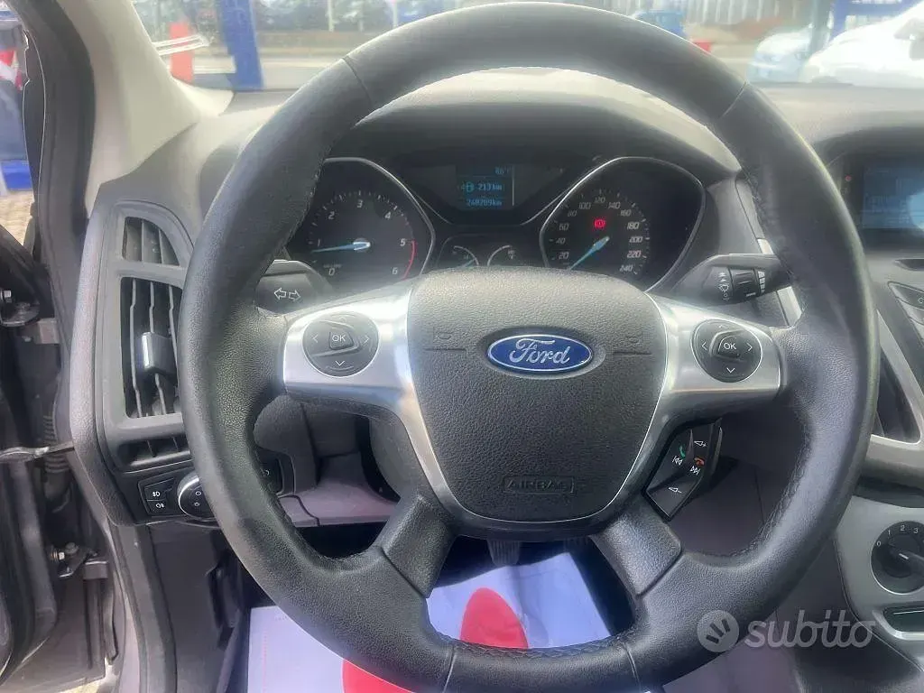 Usata Ford Focus Titanium 116 CV (85 kW) 2012 Grigio Berlina