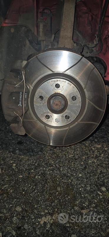 Usata Alfa Romeo 147 Distinctive 116 CV (85 kW) 2002 Rosso Utilitaria