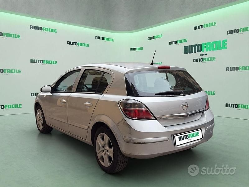 Usata Opel Astra Cosmo 116 CV (85 kW) 2009 Grigio Berlina