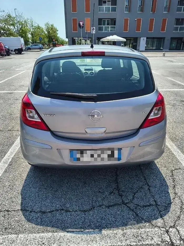 Usata Opel Corsa Enjoy 80 CV (58 kW) 2007 Utilitaria