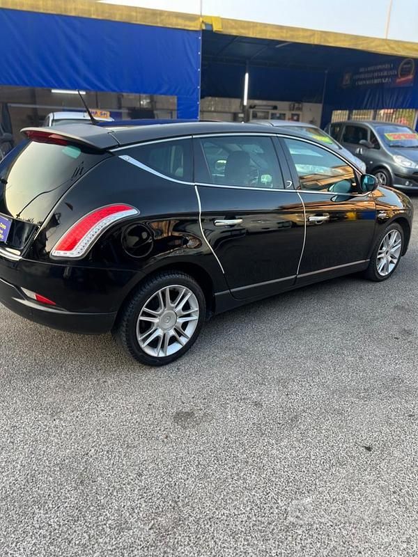 Usata Lancia Delta 119 CV (87 kW) 2010 Nero Utilitaria