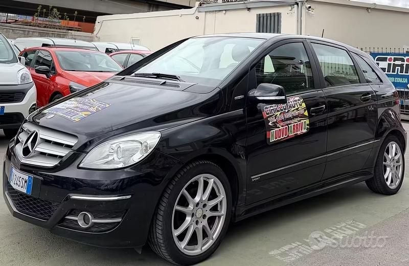 Usata Mercedes B180 116 CV (85 kW) 2009 Nero Monovolume
