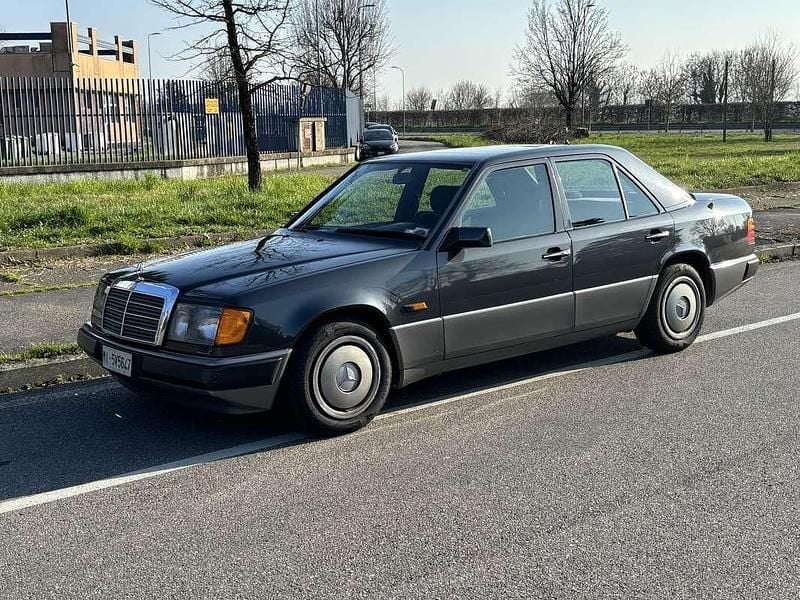Usata Mercedes 250 90 CV (66 kW) 1990