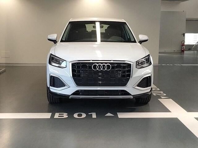 Usata Audi Q2 Advanced 150 CV (110 kW) 2024 Bianco ghiacciaio SUV