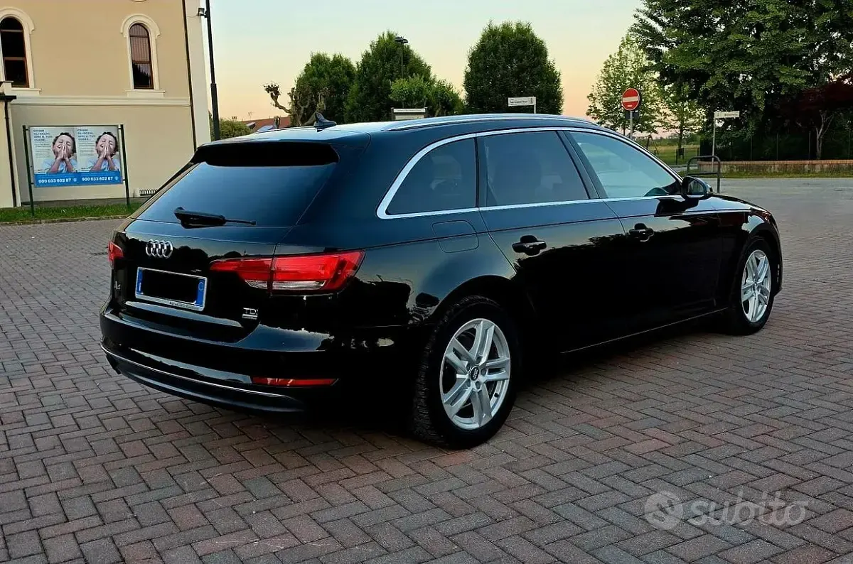 Usado Audi A4 Business 190 CV (139 kW) 2016 Negro Familiar