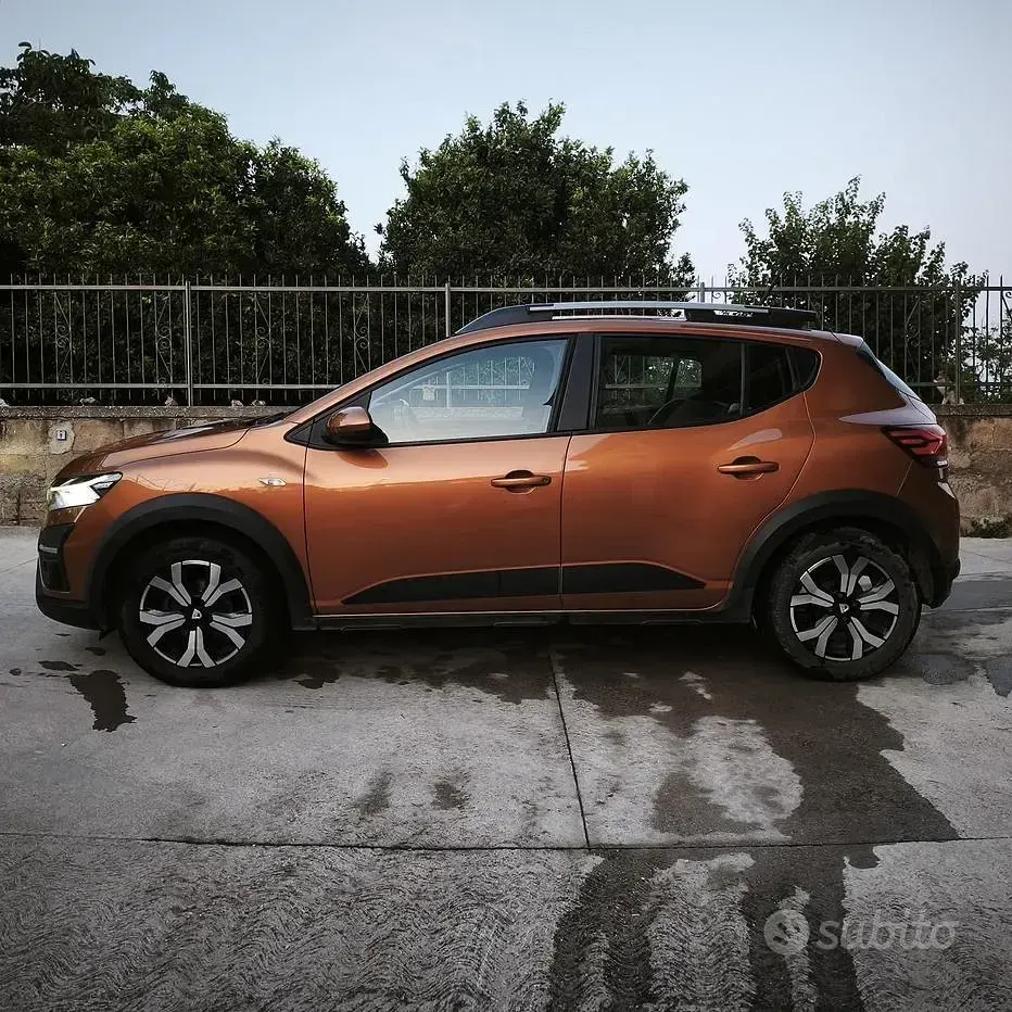 Usata Dacia Sandero Stepway 101 CV (74 kW) 2022 Arancione Berlina