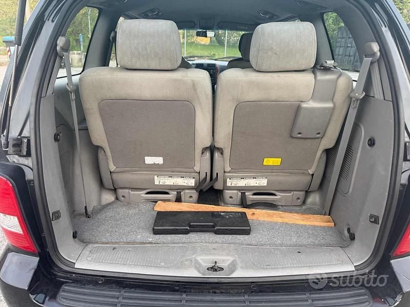 Usata Kia Carnival 145 CV (106 kW) 2005 Nero Monovolume