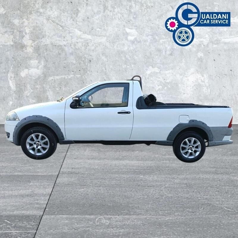 Usata Fiat Strada Trekking 95 CV (69 kW) 2014 Bianco Pick-up
