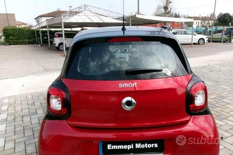 Usata Smart ForFour Passion 71 CV (52 kW) 2015 Grigio Utilitaria