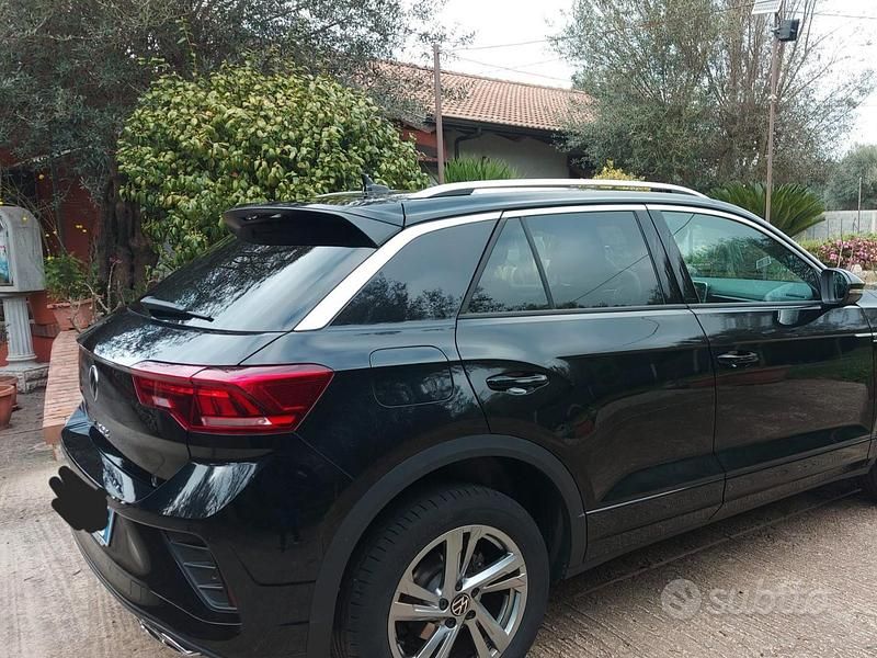 Usata VW T-Roc R-line 150 CV (110 kW) 2024 Nero SUV